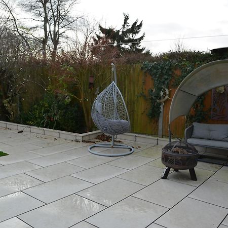 Cozy, Modern, Spacious 4 Bedroom House In London Romford Exterior photo
