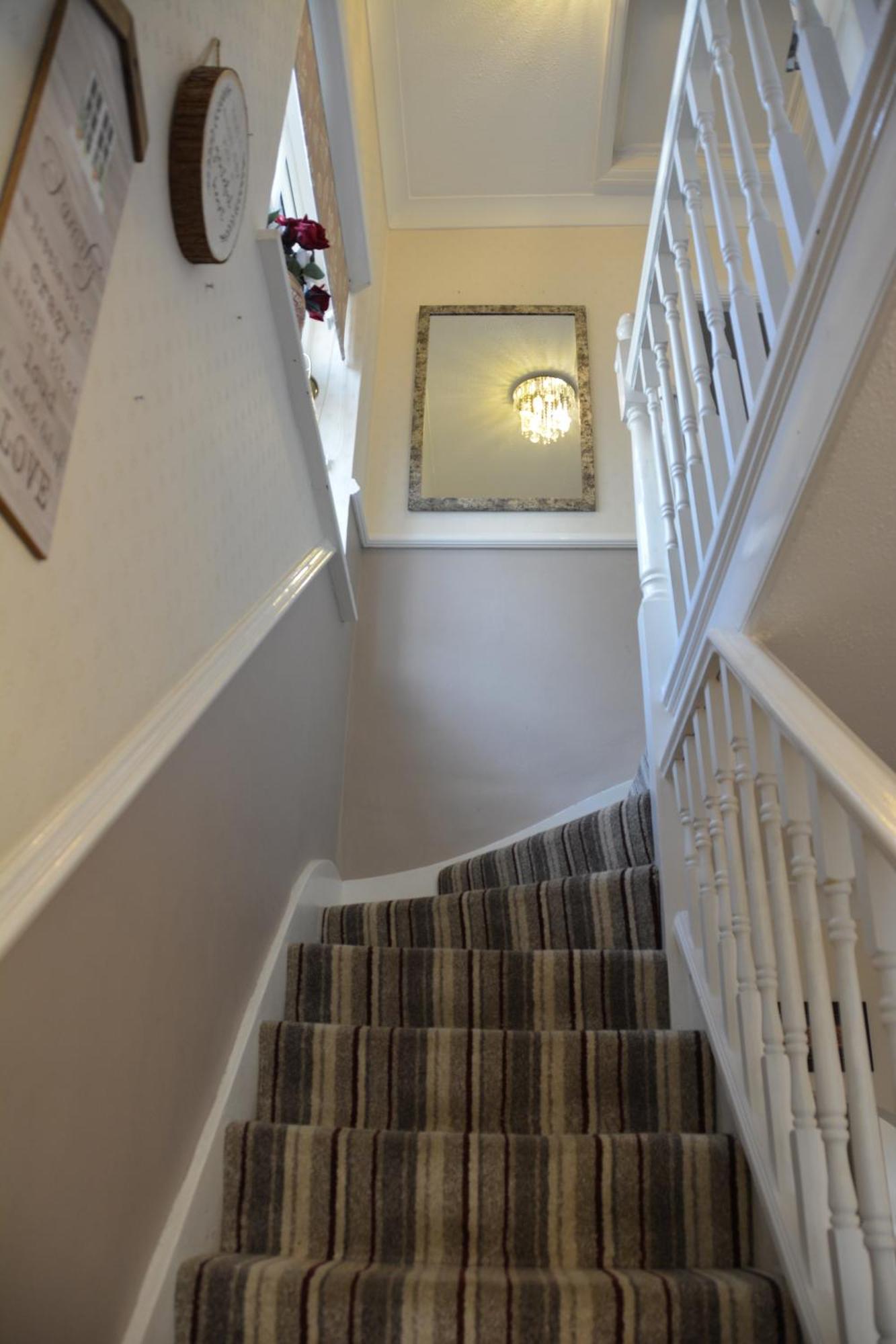 Cozy, Modern, Spacious 4 Bedroom House In London Romford Exterior photo