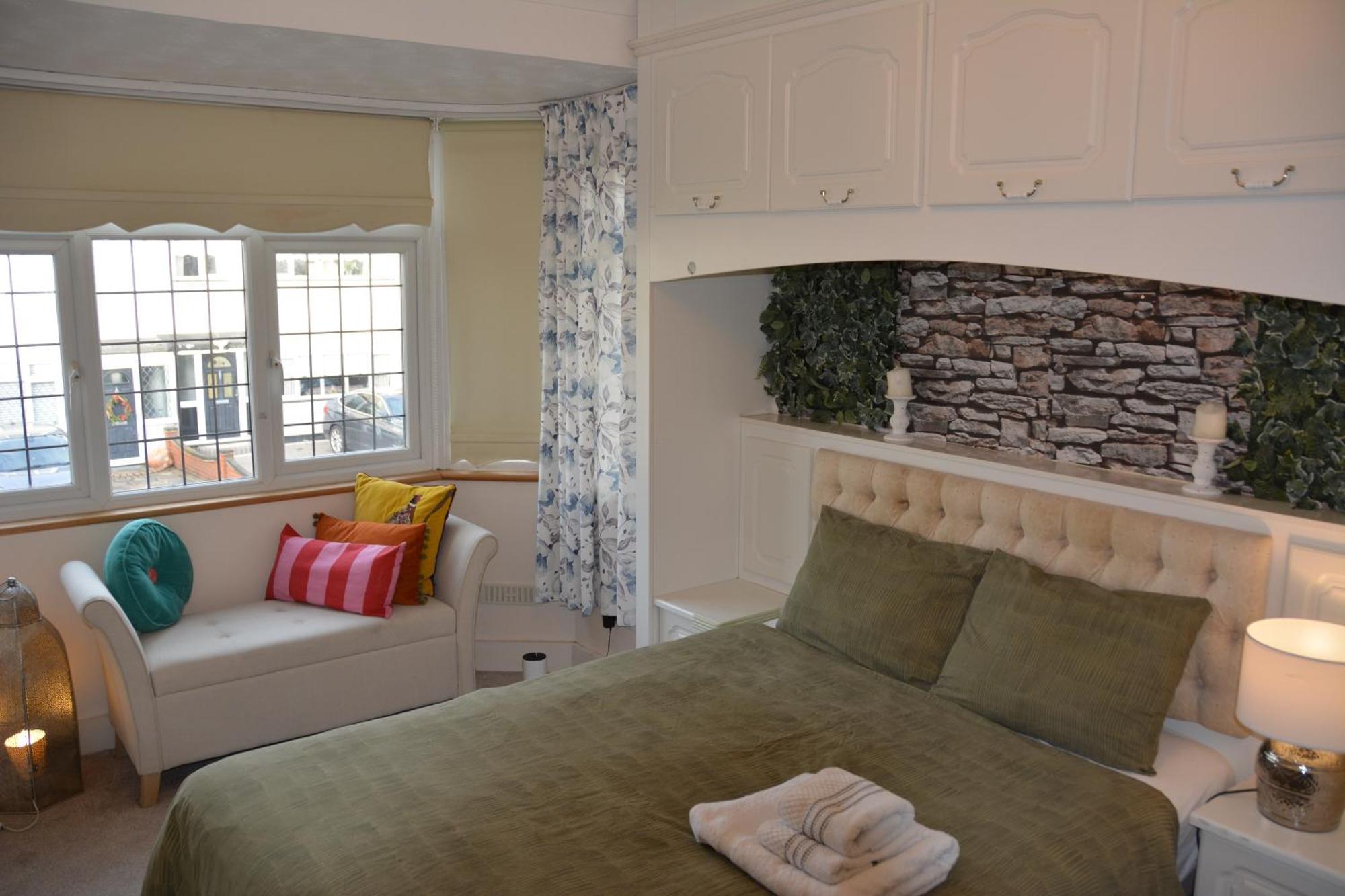 Cozy, Modern, Spacious 4 Bedroom House In London Romford Exterior photo