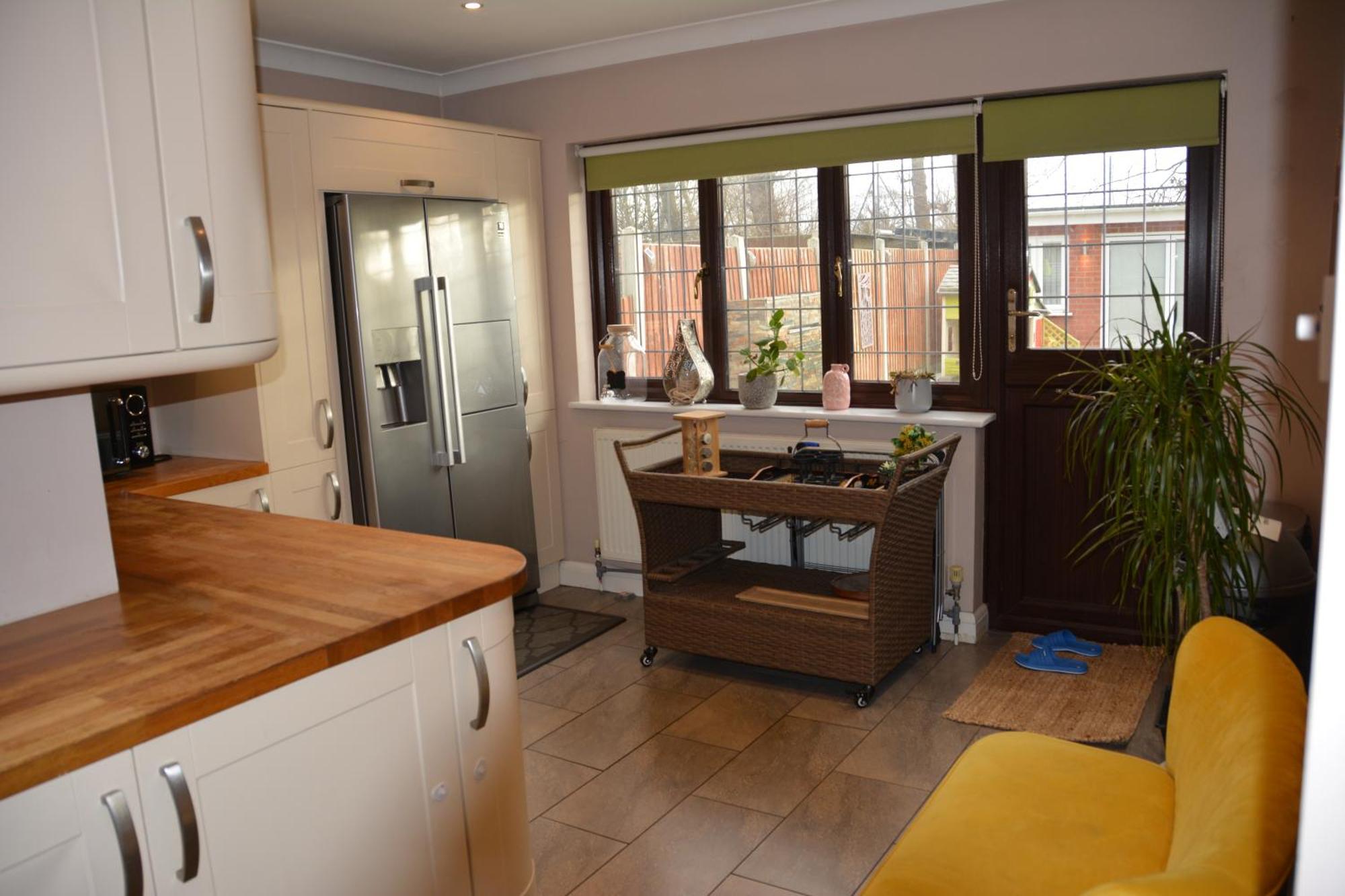Cozy, Modern, Spacious 4 Bedroom House In London Romford Exterior photo