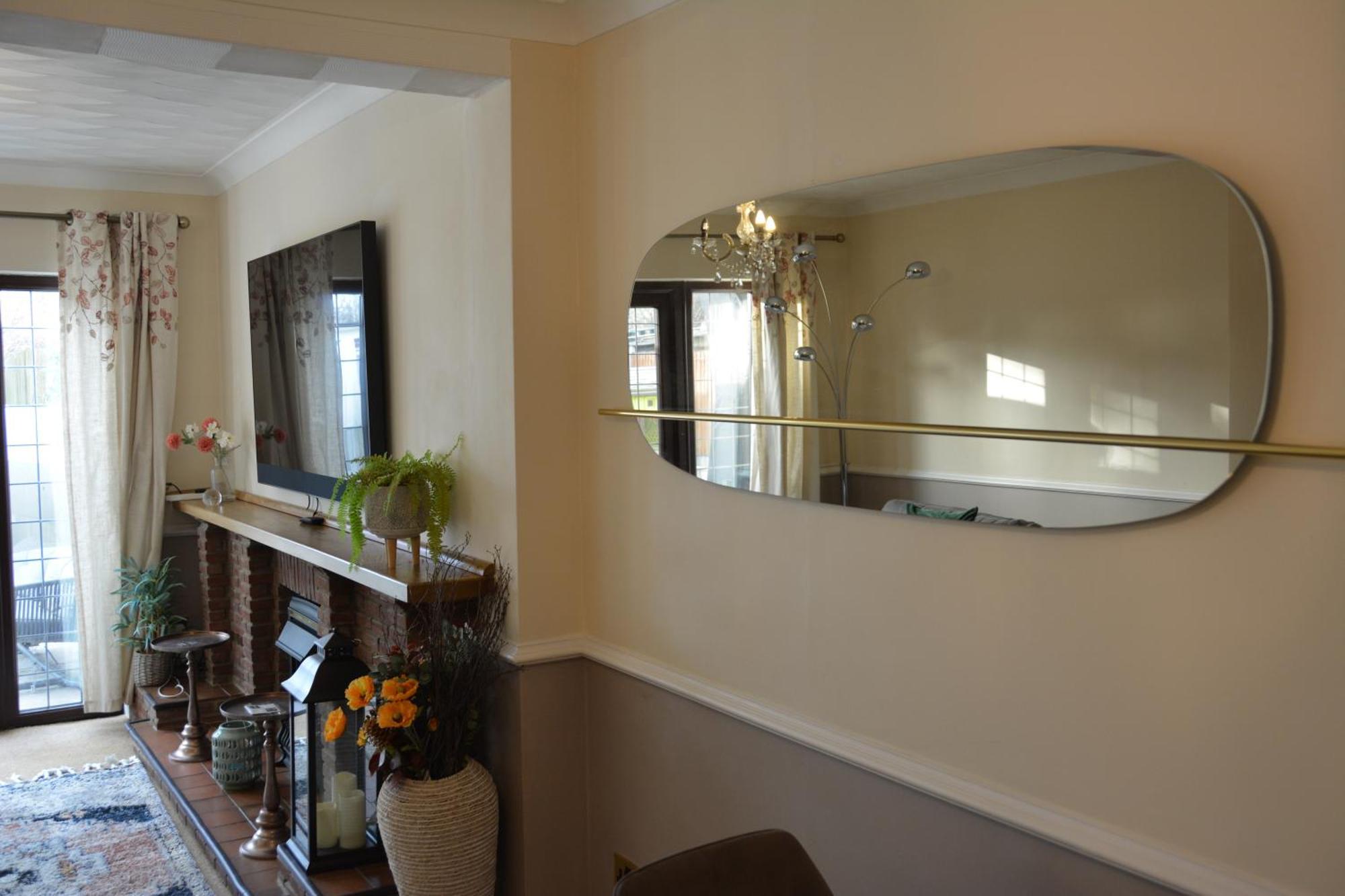 Cozy, Modern, Spacious 4 Bedroom House In London Romford Exterior photo